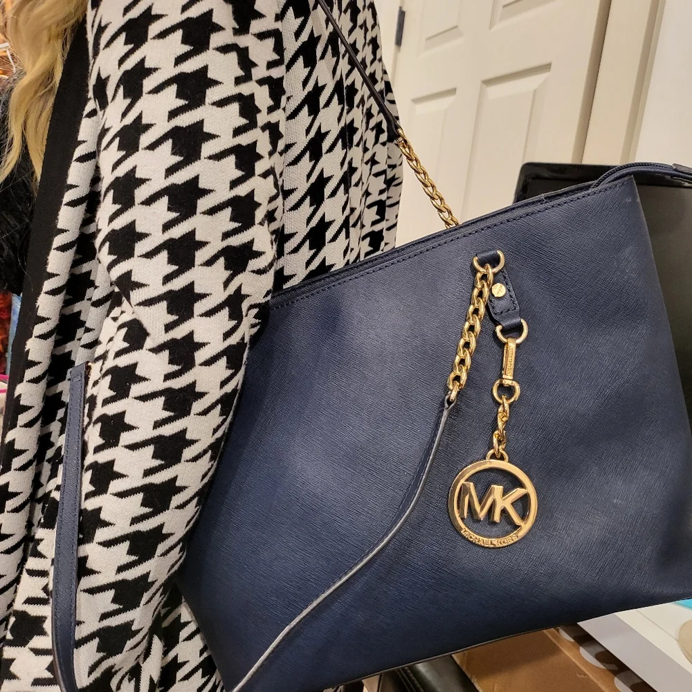 MK tote - Picture 4 of 9